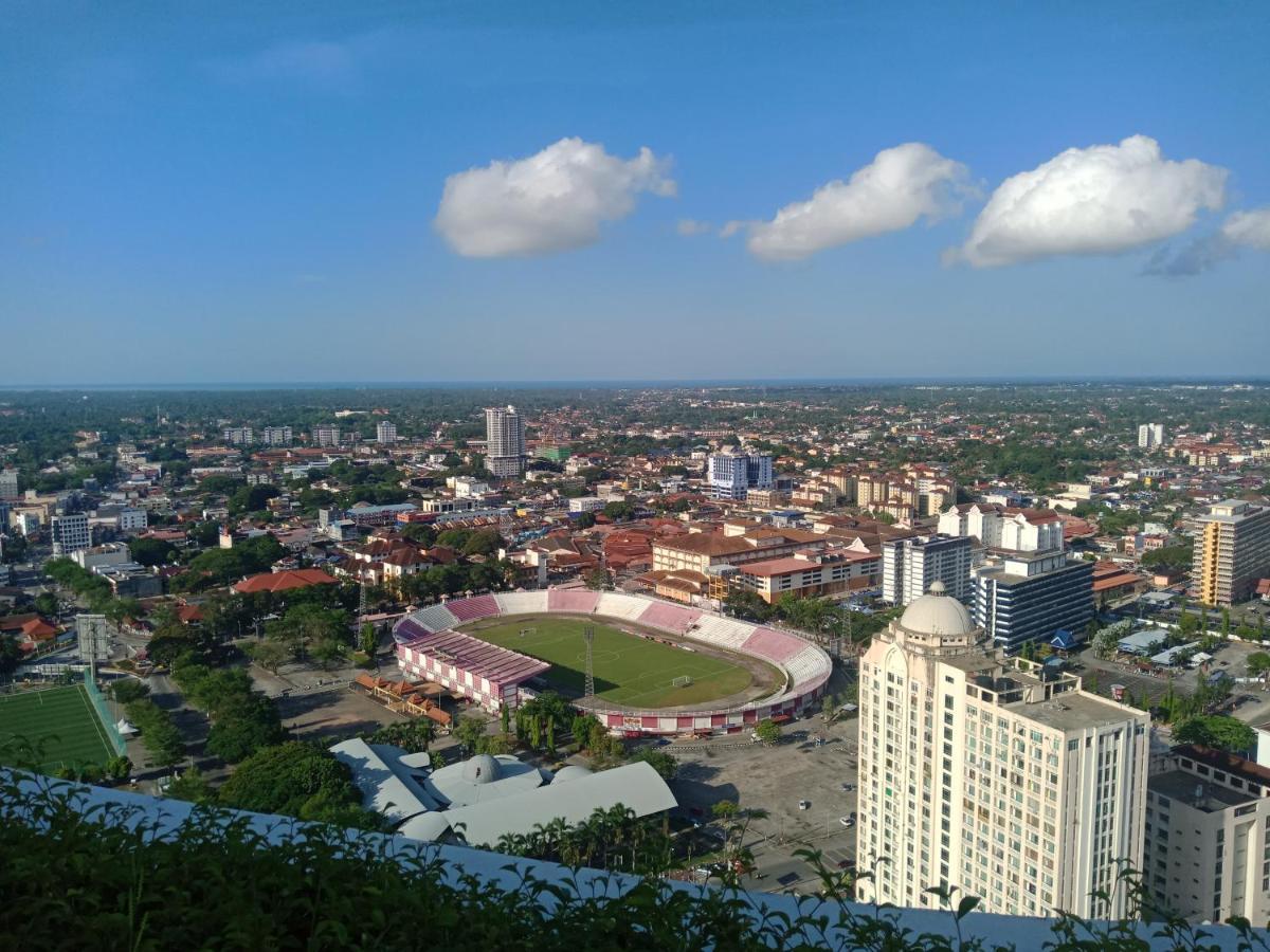 Апартаменты Panglima Troika Residensi Кота-Бару Экстерьер фото