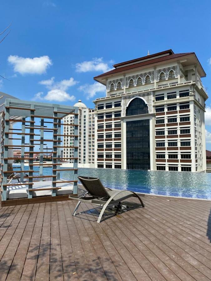 Апартаменты Panglima Troika Residensi Кота-Бару Экстерьер фото